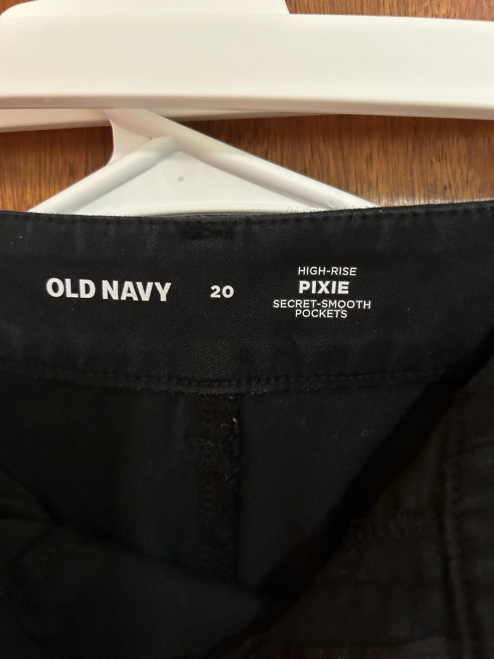 Old Navy High Rise Pixie Pants - Picture 3 of 6